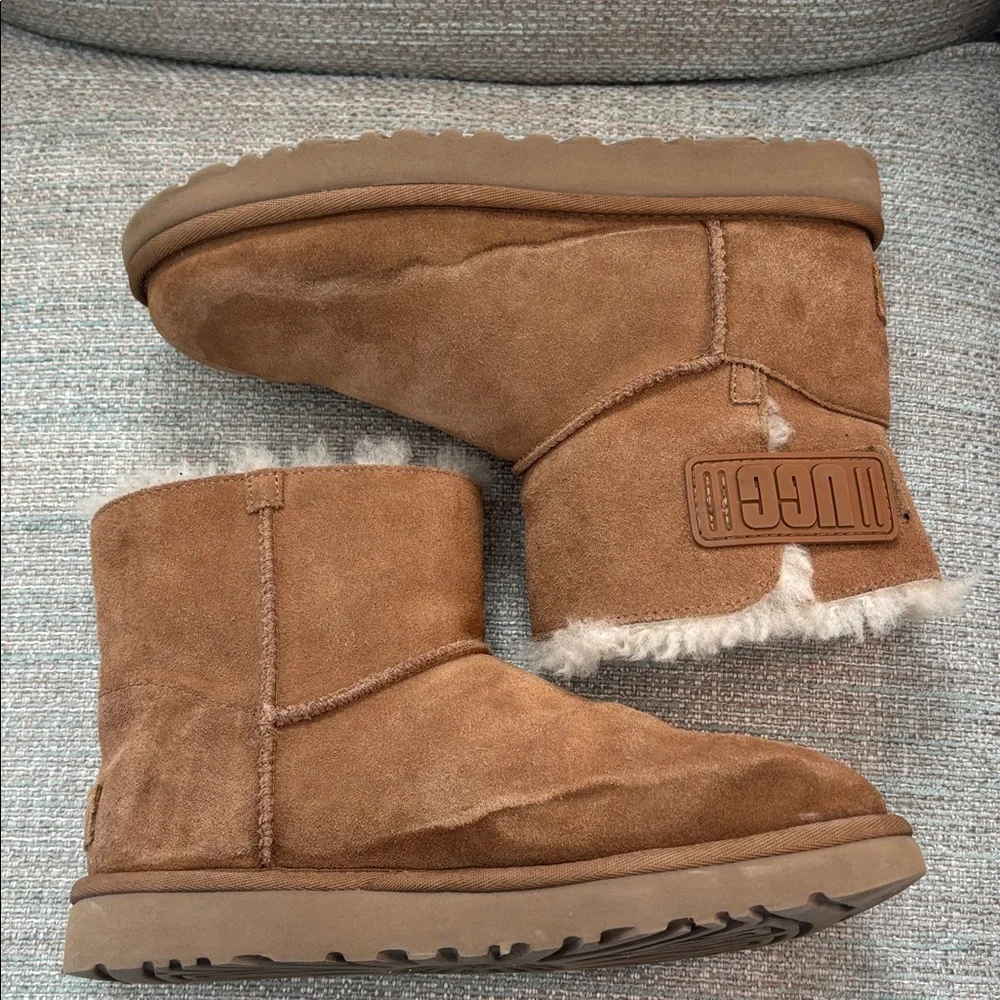 Ugg Mini Bailey Logo Strap Boots‎ Chestnut Tan Brown Women’s size 7